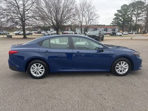 Used 2025 Toyota Camry LE image 6