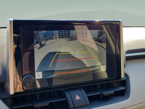 Certified 2025 Toyota RAV4 XLE AWD/4WD image 15