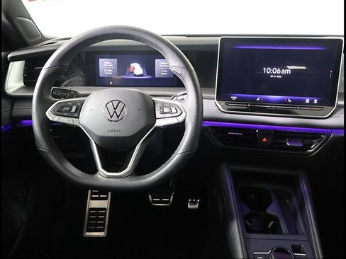 Used 2026 Volkswagen Tiguan SE R-Line FWD image 8
