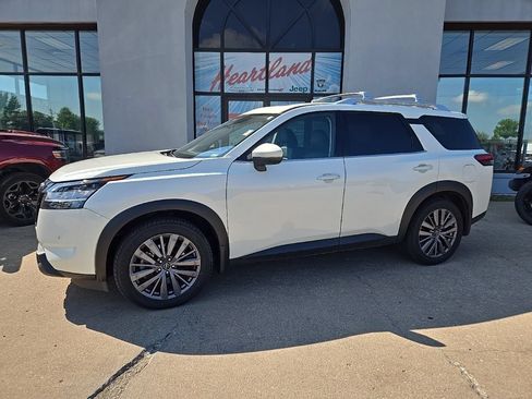 Used 2023 Nissan Pathfinder SL w/ SL Premium Package AWD/4WD image 4