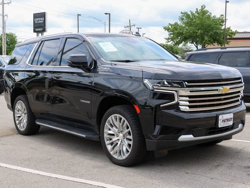 Used 2024 Chevrolet Tahoe High Country AWD/4WD image 1