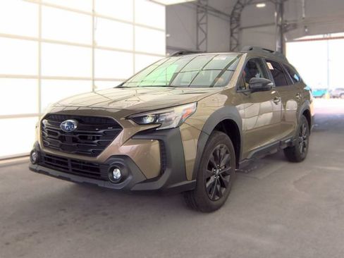 Used 2025 Subaru Outback Onyx Edition AWD/4WD image 3