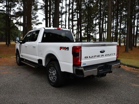 Used 2025 Ford F250 Lariat w/ FX4 Off-Road Package image 5
