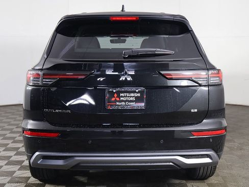 New 2026 Mitsubishi Outlander SE FWD image 13
