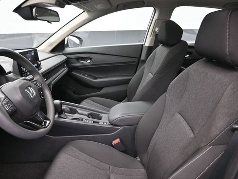 Used 2023 Honda Accord EX image 10