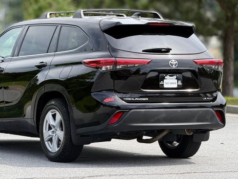 Used 2020 Toyota Highlander LE AWD/4WD image 48