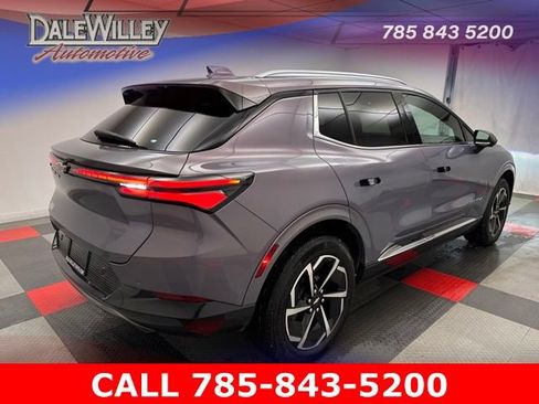 Used 2024 Chevrolet Equinox EV LT image 6