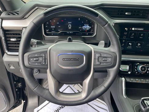 Used 2024 GMC Sierra 1500 Denali w/ Technology Package AWD/4WD image 19