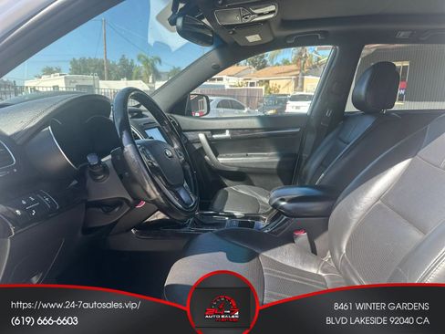 Used 2014 Kia Sorento SX w/ 3rd Row Package AWD/4WD image 8
