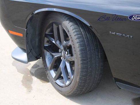 Used 2021 Dodge Challenger R/T w/ Blacktop Package image 9