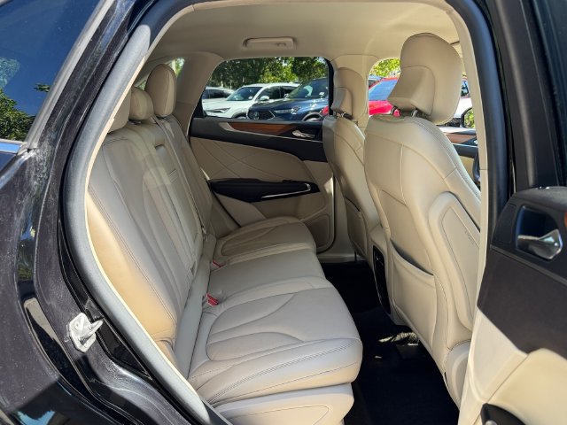 Used 2019 Lincoln MKC Select w/ Select Plus Package FWD image 18
