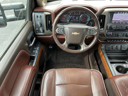 Used 2017 Chevrolet Silverado 3500 High Country w/ Duramax Plus Package image 9