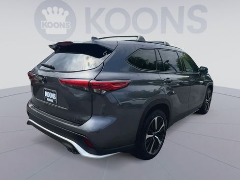 Used 2022 Toyota Highlander XSE AWD/4WD image 11