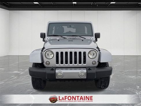 Used 2018 Jeep Wrangler Unlimited Sahara w/ Connectivity Group image 8