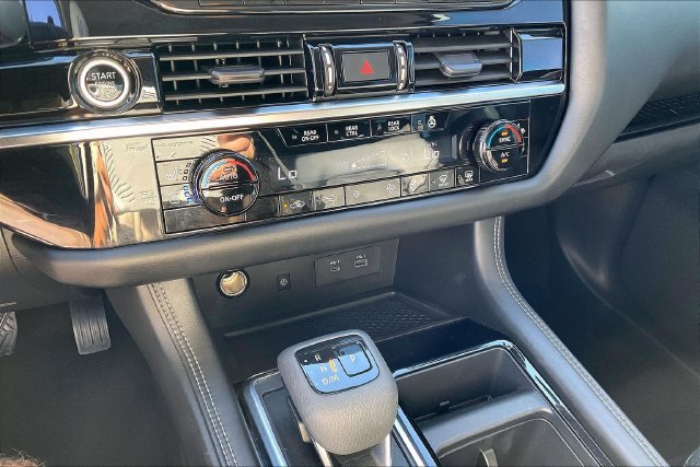 Used 2023 Nissan Pathfinder Platinum AWD/4WD image 30