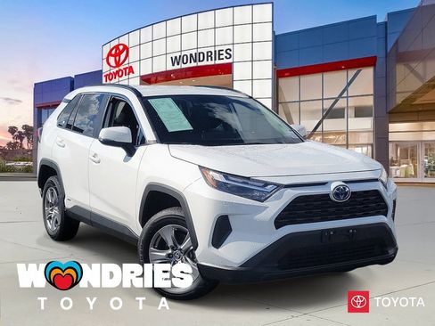 Used 2024 Toyota RAV4 XLE image 1