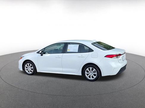 Used 2025 Toyota Corolla LE FWD image 10