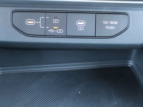 New 2026 Kia Carnival FWD image 44
