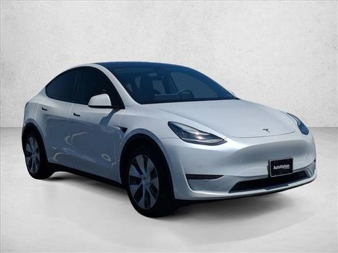 Used 2020 Tesla Model Y Long Range AWD/4WD image 3