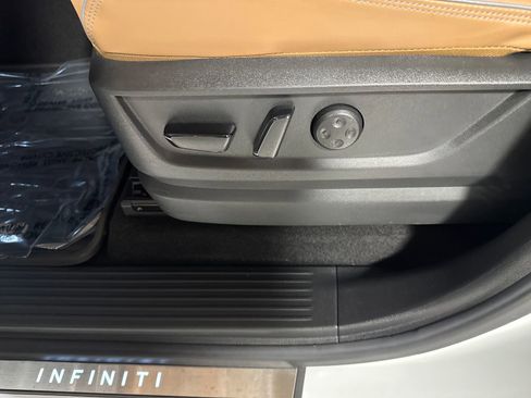 Used 2025 INFINITI QX80 Luxe AWD/4WD image 15