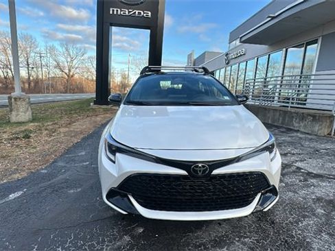 Used 2023 Toyota Corolla SE image 3