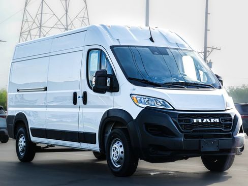 Used 2023 RAM ProMaster 2500 FWD image 1