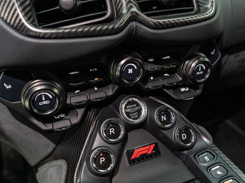 Used 2023 Aston Martin V8 Vantage Coupe RWD image 75