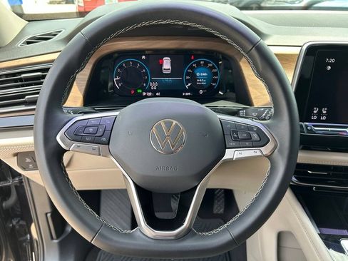 Used 2024 Volkswagen Atlas SE FWD image 22