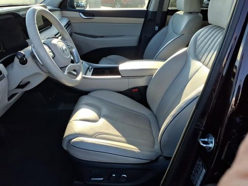 Used 2024 Hyundai Palisade Limited image 16