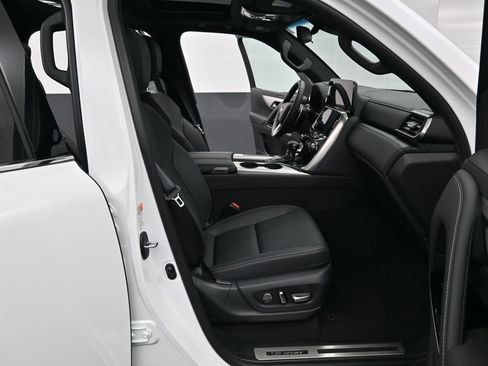 Used 2026 Lexus LX 600 F Sport image 45