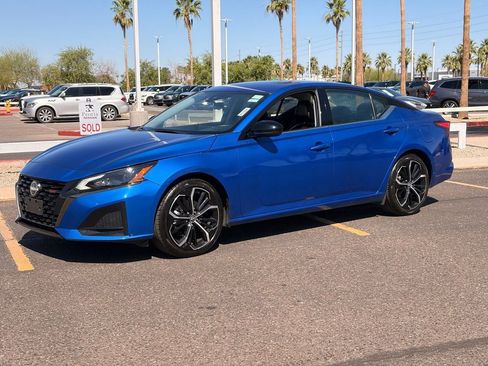 Certified 2025 Nissan Altima 2.5 SR FWD image 2