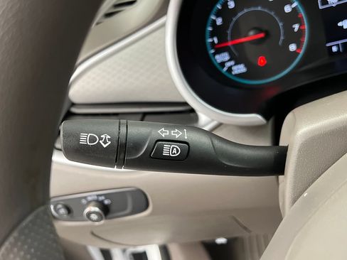 Used 2025 Chevrolet Malibu LT FWD image 46
