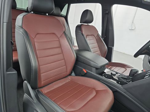 Used 2021 Volkswagen Atlas Cross Sport SEL Premium image 10