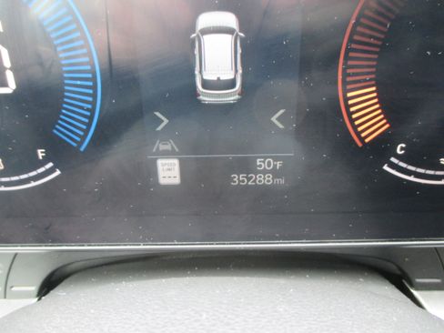 Used 2025 Hyundai Kona SEL FWD image 20