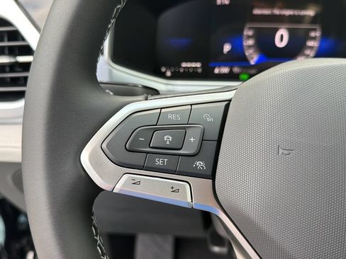 New 2026 Volkswagen Taos SE FWD image 21