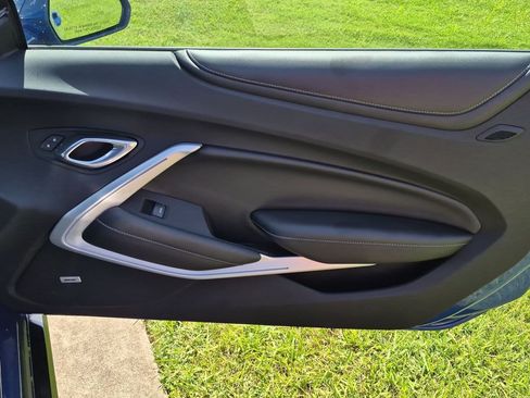Used 2019 Chevrolet Camaro SS RWD image 29
