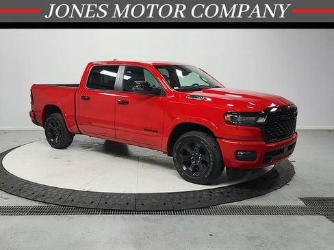 Used 2025 RAM 1500 Big Horn AWD/4WD image 1