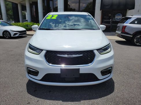 Used 2022 Chrysler Pacifica Touring-L FWD image 7