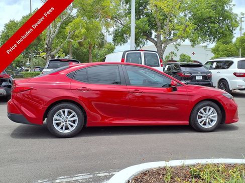 Used 2025 Toyota Camry LE FWD image 9