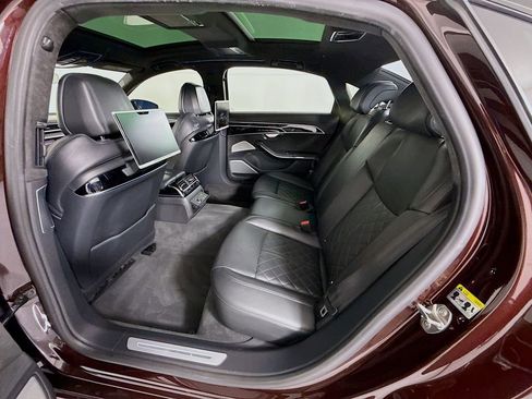 Used 2020 Audi S8 L image 22