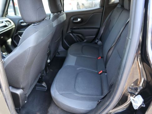 Used 2022 Jeep Renegade Altitude image 19