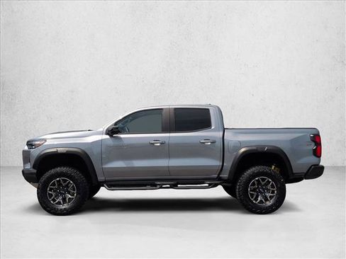 Used 2024 Chevrolet Colorado ZR2 w/ ZR2 Convenience Package III AWD/4WD image 9