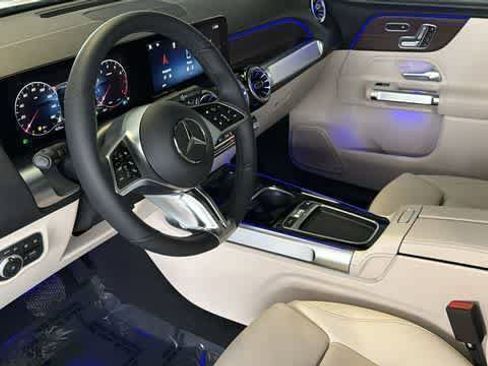 Used 2026 Mercedes-Benz GLB 250 4MATIC image 29