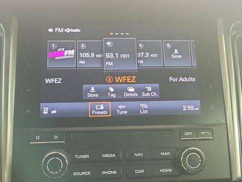 Used 2018 Porsche Macan AWD/4WD image 27