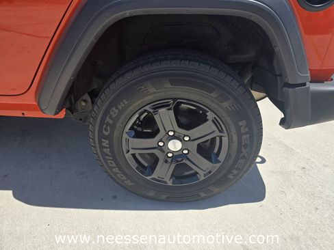 Used 2020 Jeep Wrangler Unlimited Sport S AWD/4WD image 32