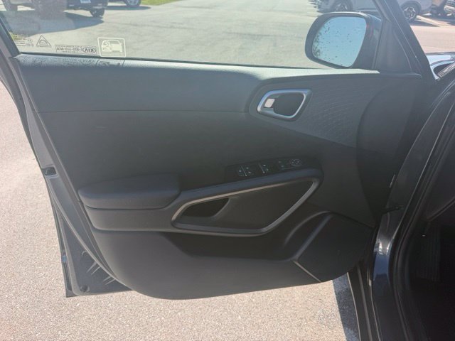Used 2020 Kia Soul S FWD image 14