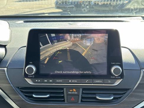 Used 2024 Nissan Altima 2.5 SV image 27