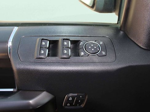 Used 2019 Ford F150 Lariat w/ Equipment Group 502A Luxury AWD/4WD image 17
