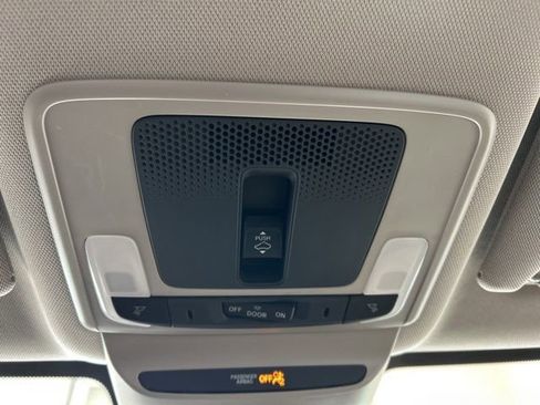 Used 2025 Honda HR-V EX-L image 13