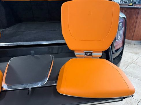 Used 2023 Rolls-Royce Cullinan w/ Dark Exterior Package image 16